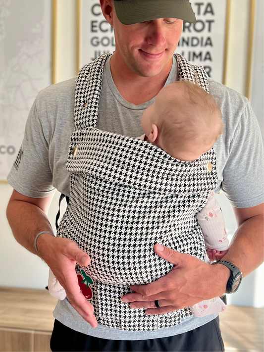 Coco Houndstooth Carrier