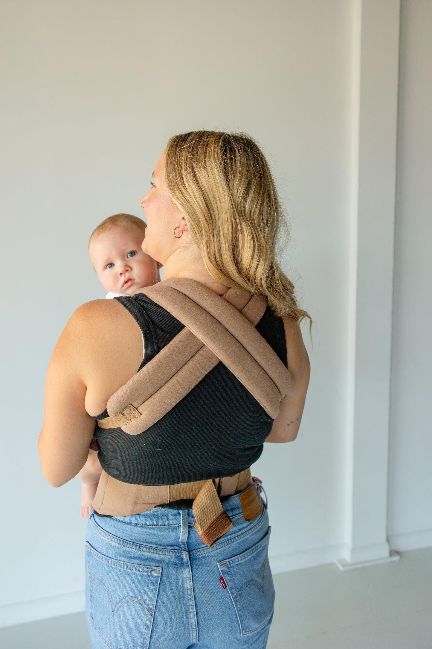 Monroe x Coco Desert Carrier