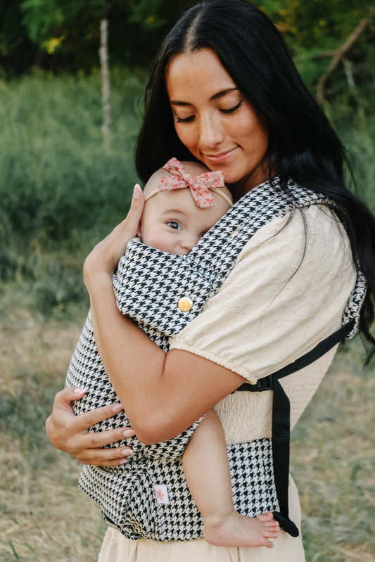 Coco Houndstooth Carrier