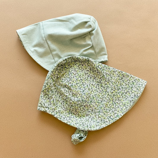 Bonnet in Emerald Roses