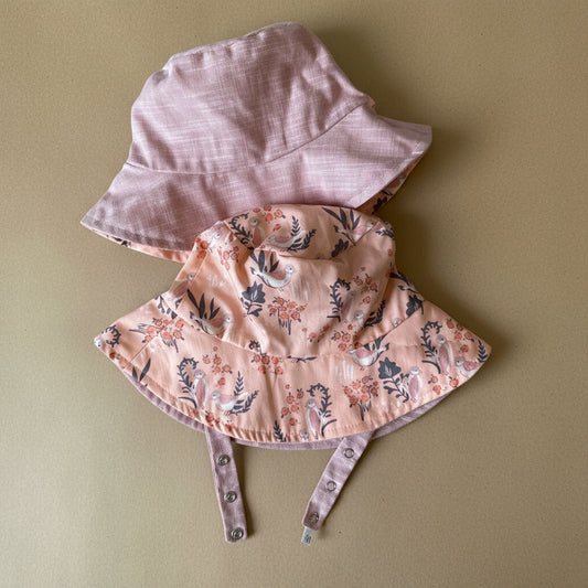 Bucket hat in Organic Aviary