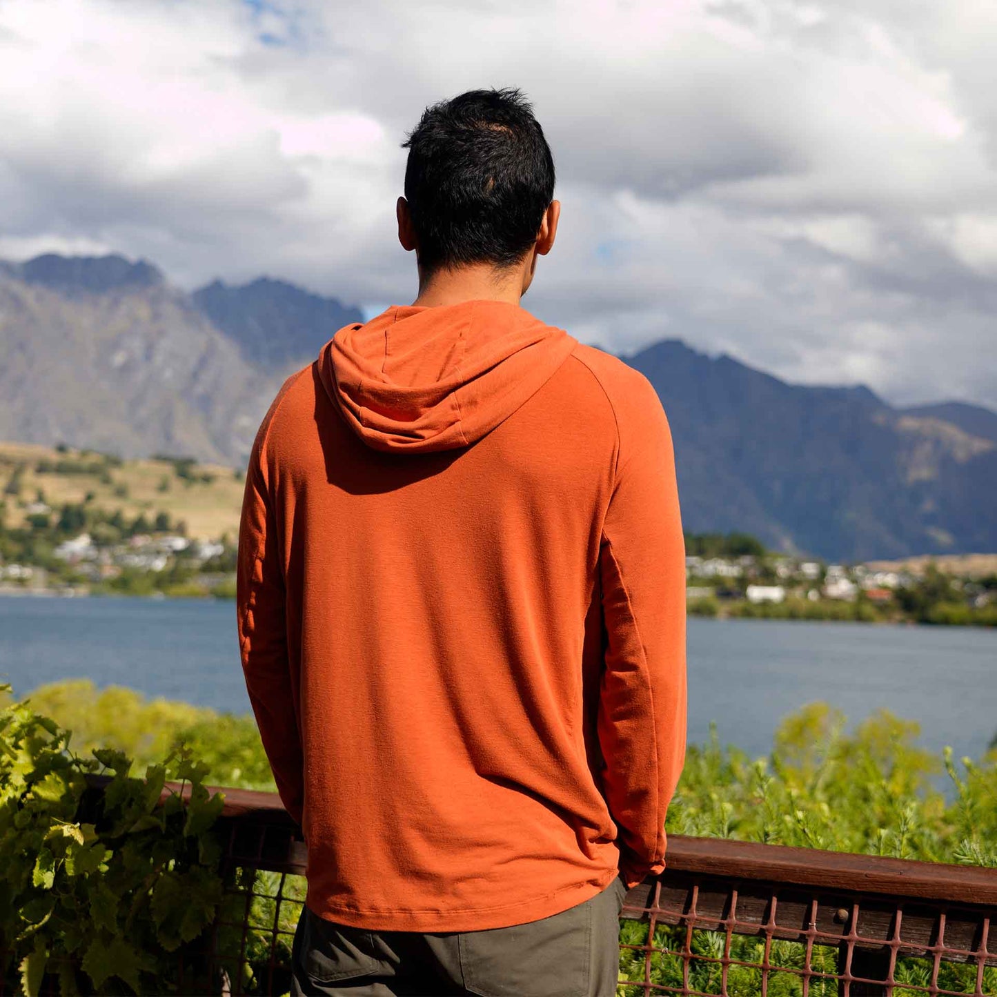 CHASER - Mens Sun Hoodie