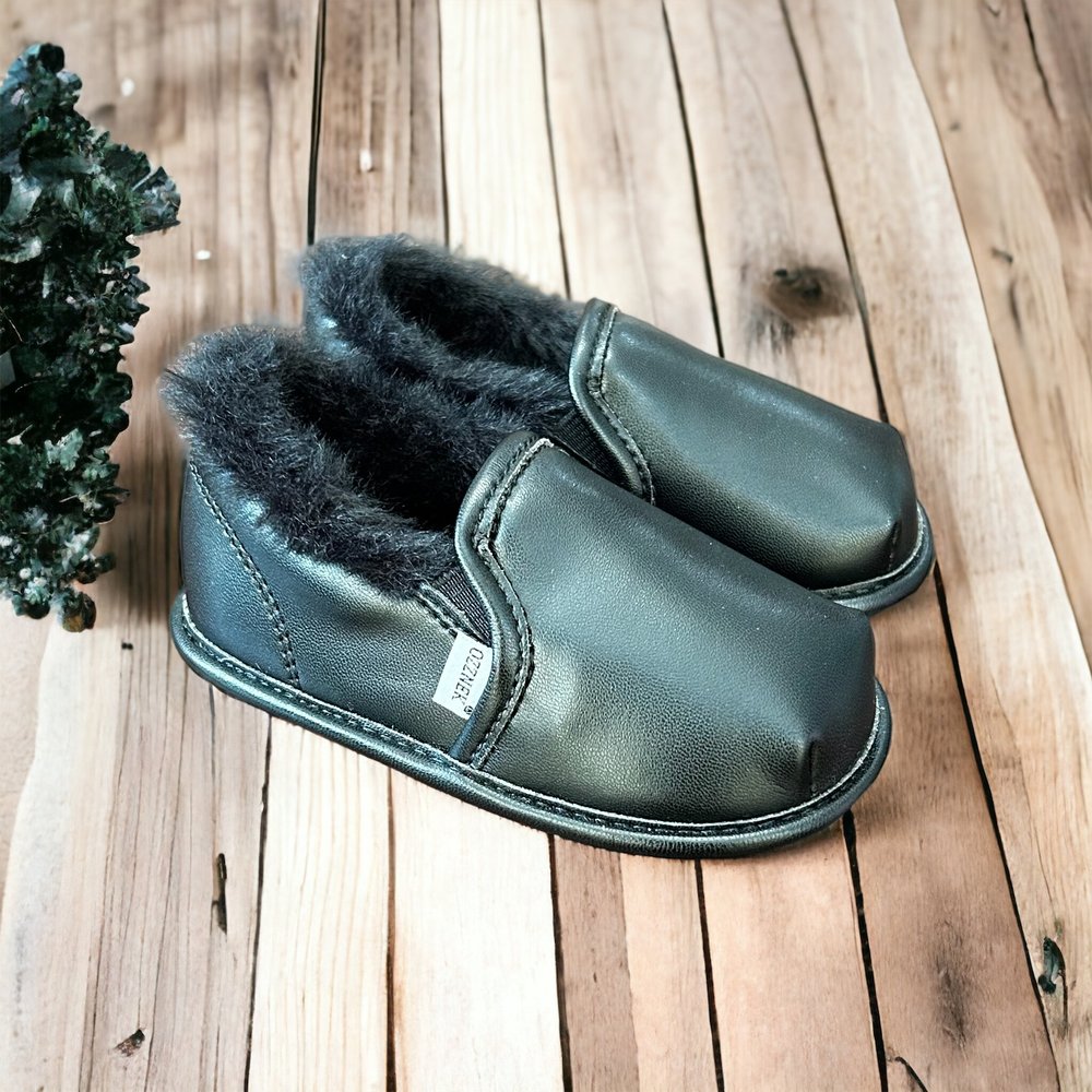 Black Slip-On Shoe Top with Faux-Fur Lining