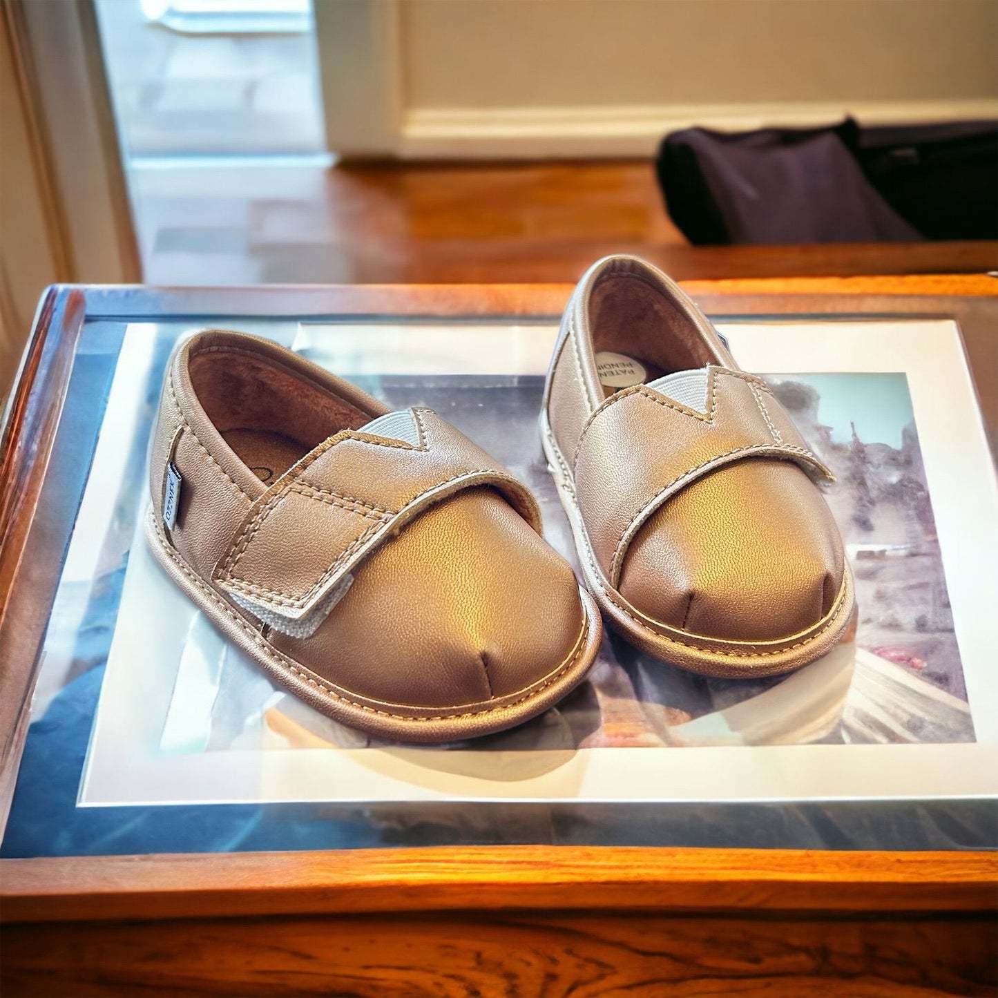 Gold Shoe Top with Velvet Lining