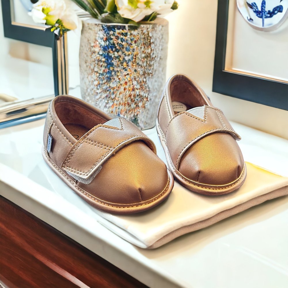 Gold Shoe Top with Velvet Lining